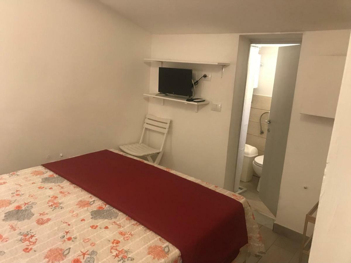 Guest House Montenegro Специя Екстериор снимка