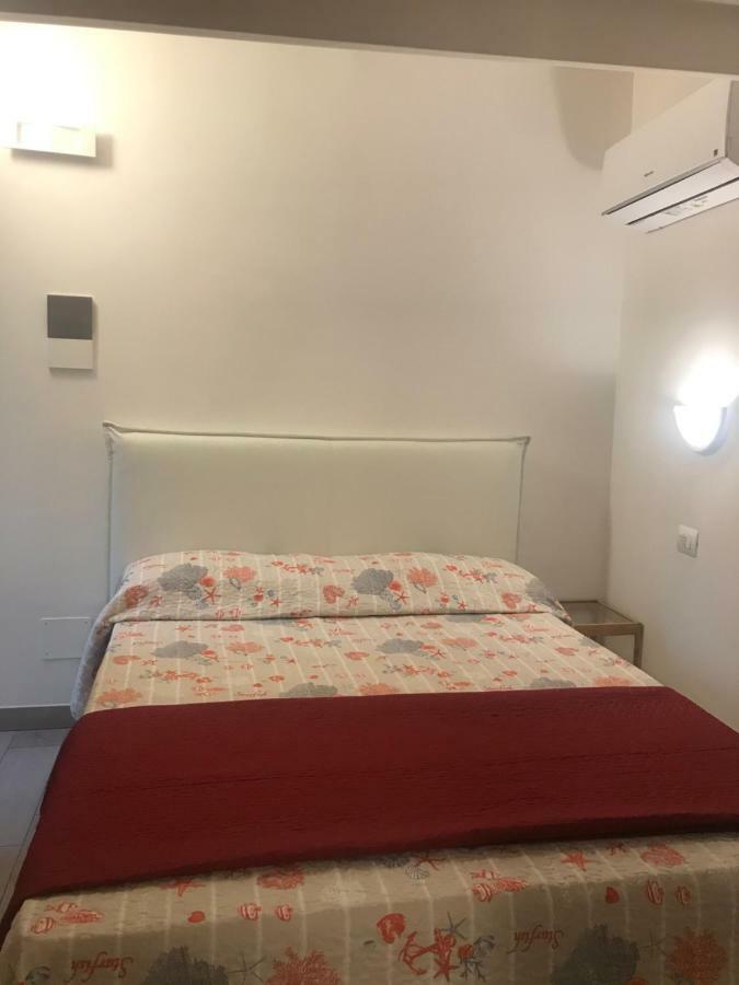 Guest House Montenegro Специя Екстериор снимка