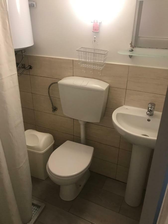 Guest House Montenegro Специя Екстериор снимка