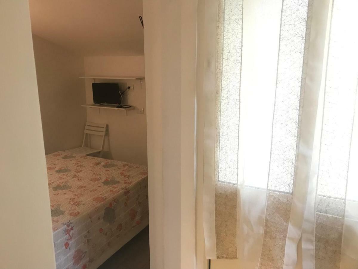 Guest House Montenegro Специя Екстериор снимка
